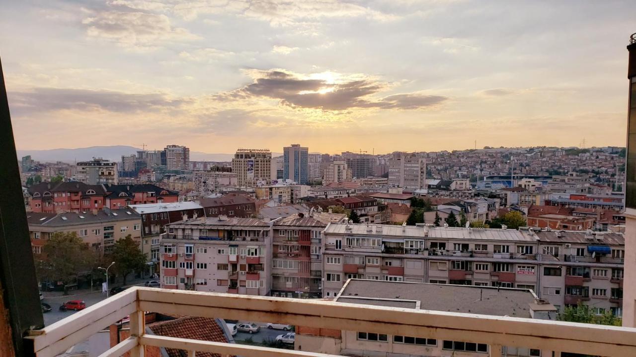 Spacious Downtown Apartment With A City View Pristina Buitenkant foto